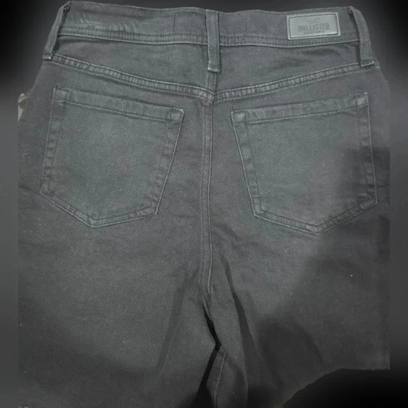 Hollister Ultra High-Rise Dad Short 7 in size 3 (waist 26) - Picture 3 of 7
